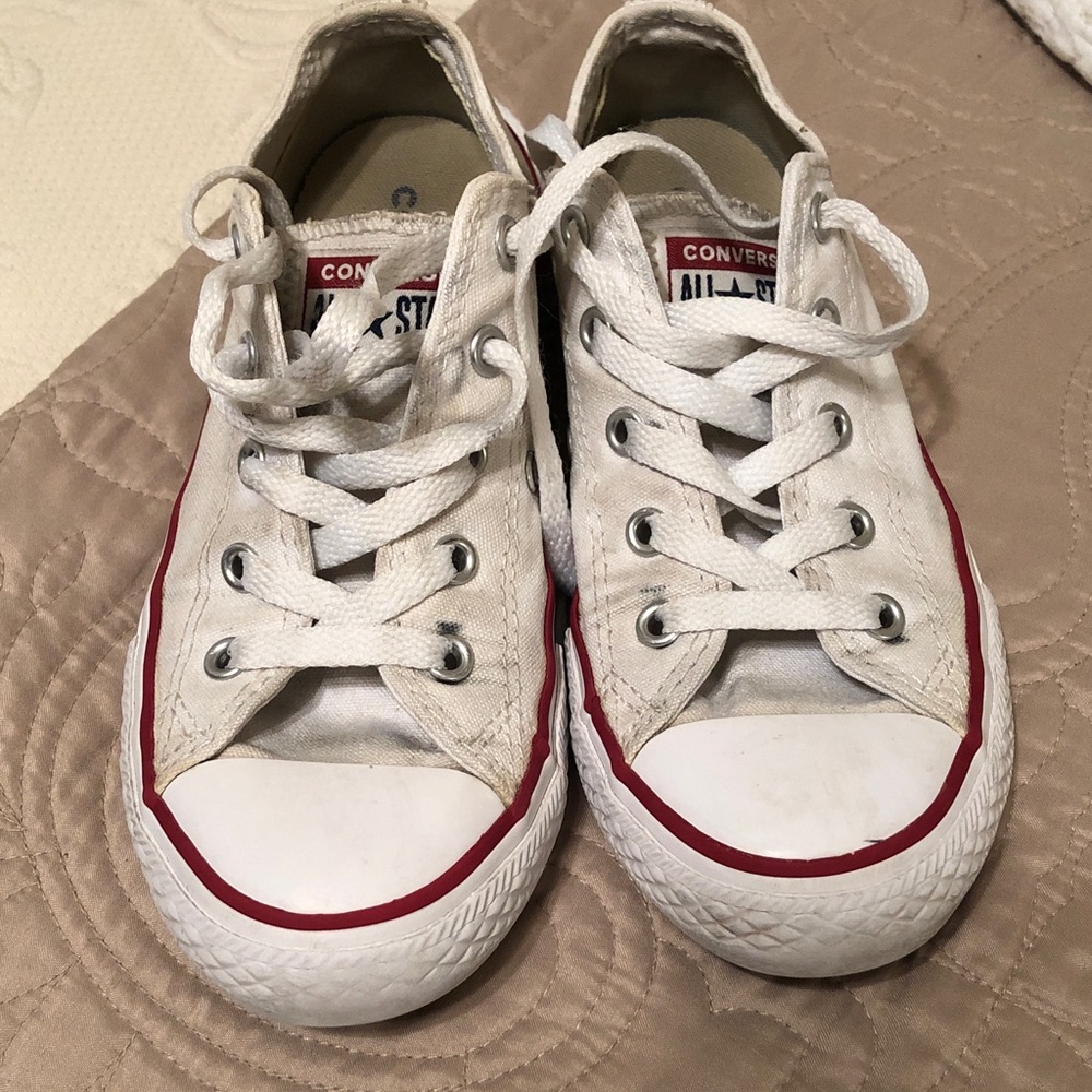 Converse Kids Low-Top Sneakers in White with Red Trim